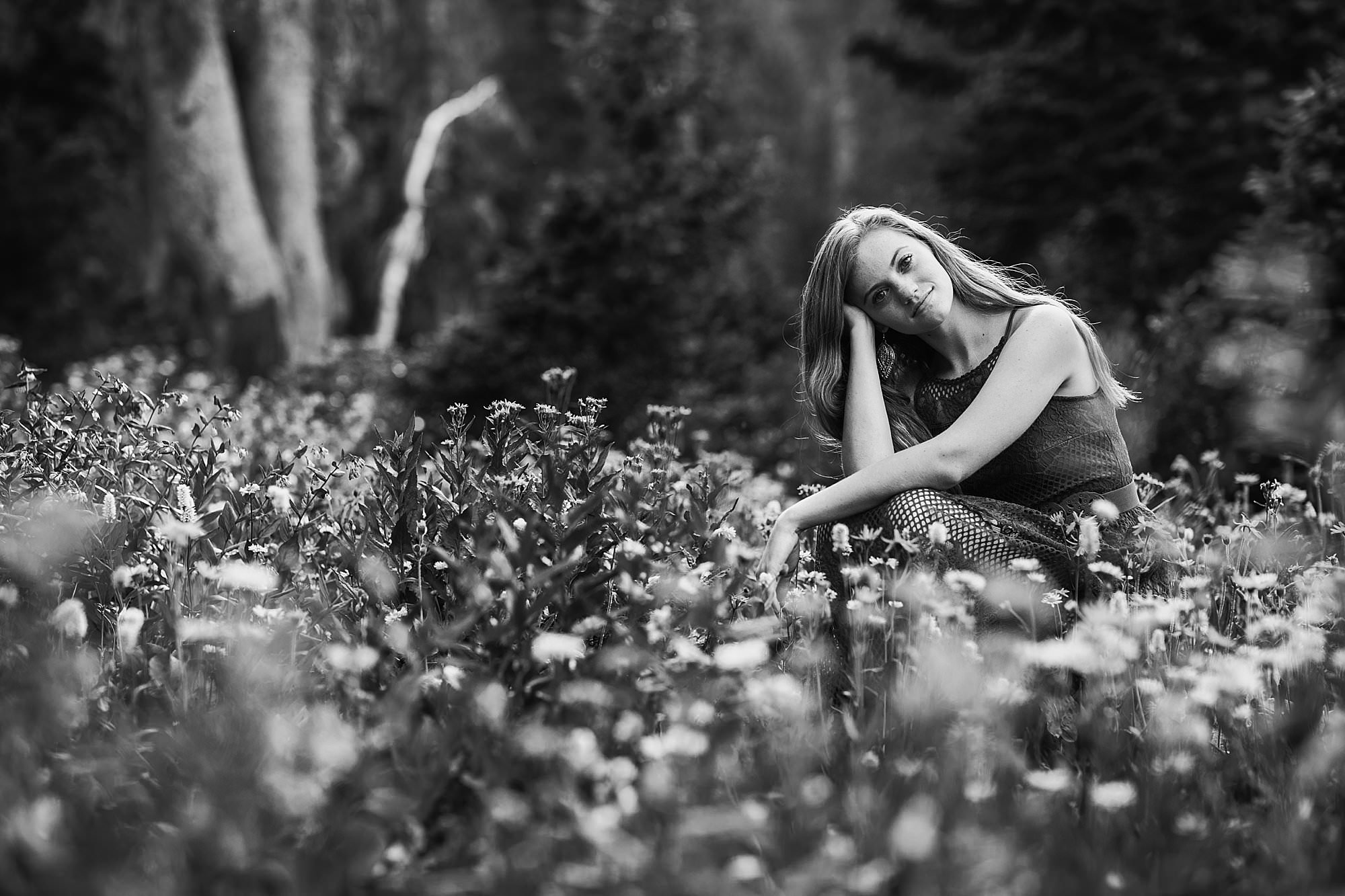 senior photos in wildflowers