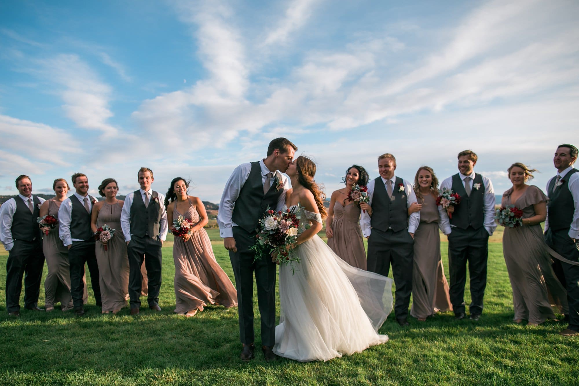 bridal party kiss south dakota wedding