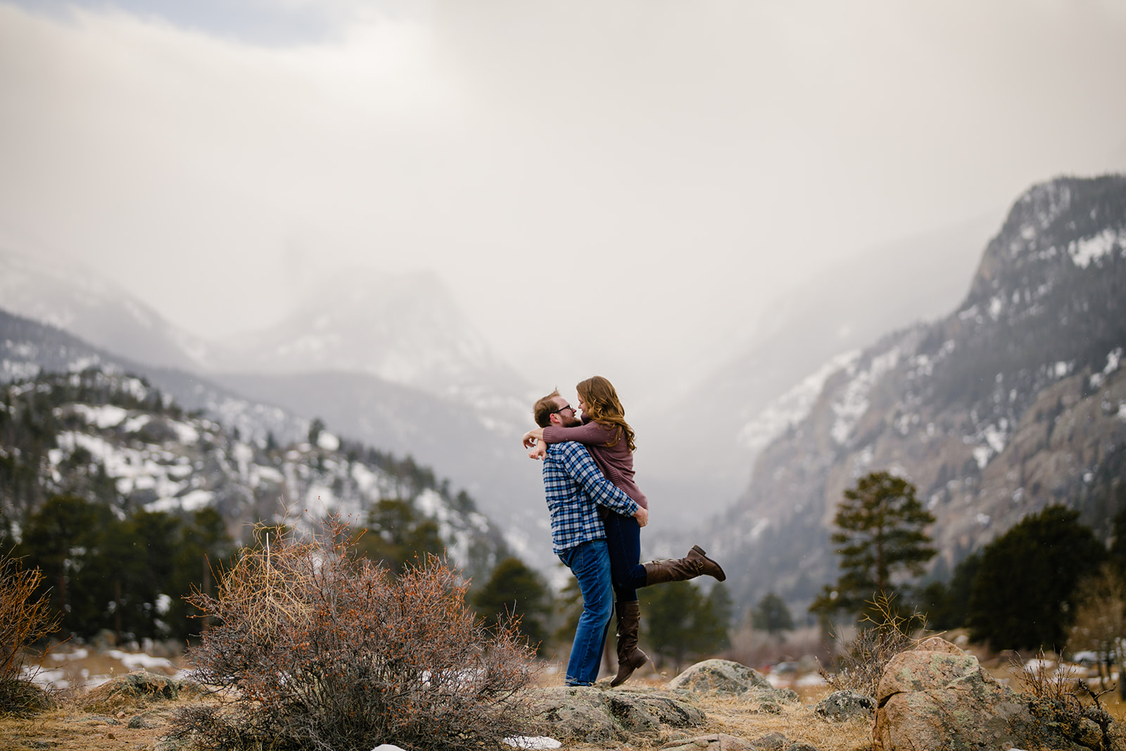 winter engagement color choices estes park